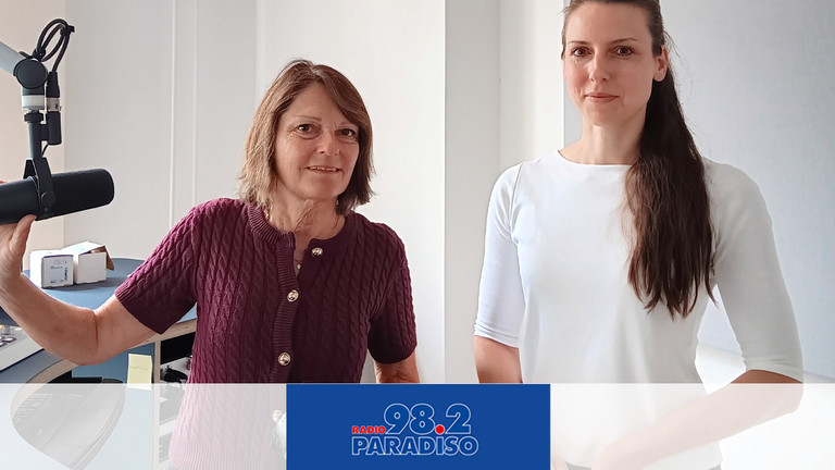Moderatorin Julia Nogli mit Priv.-Doz. Dr. Claudia Römer (rechts) im Studio bei Radio Paradiso